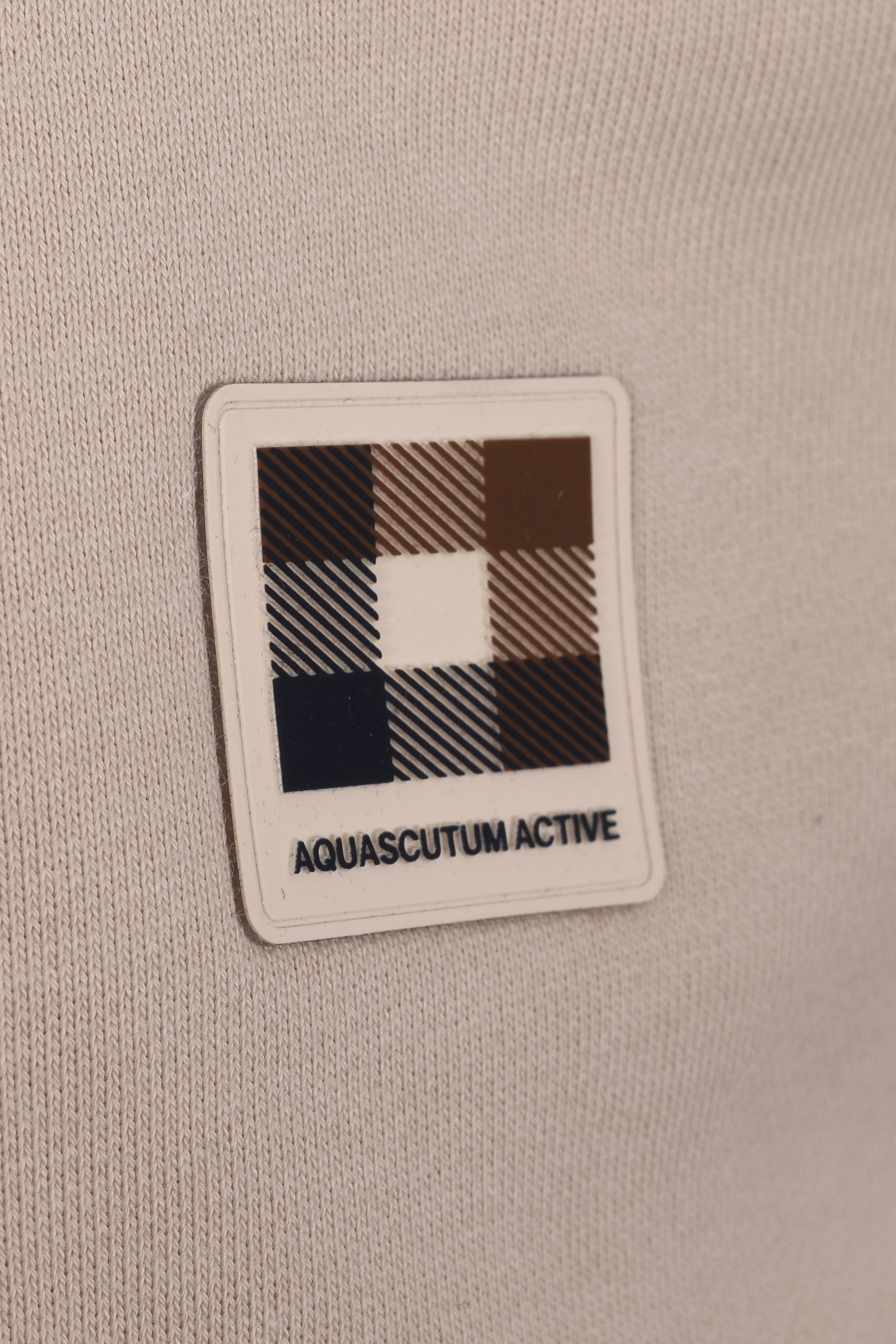 AQUASCUTUM BADGE CREWNECK SWEATSHIRT BEIGE - Image 3