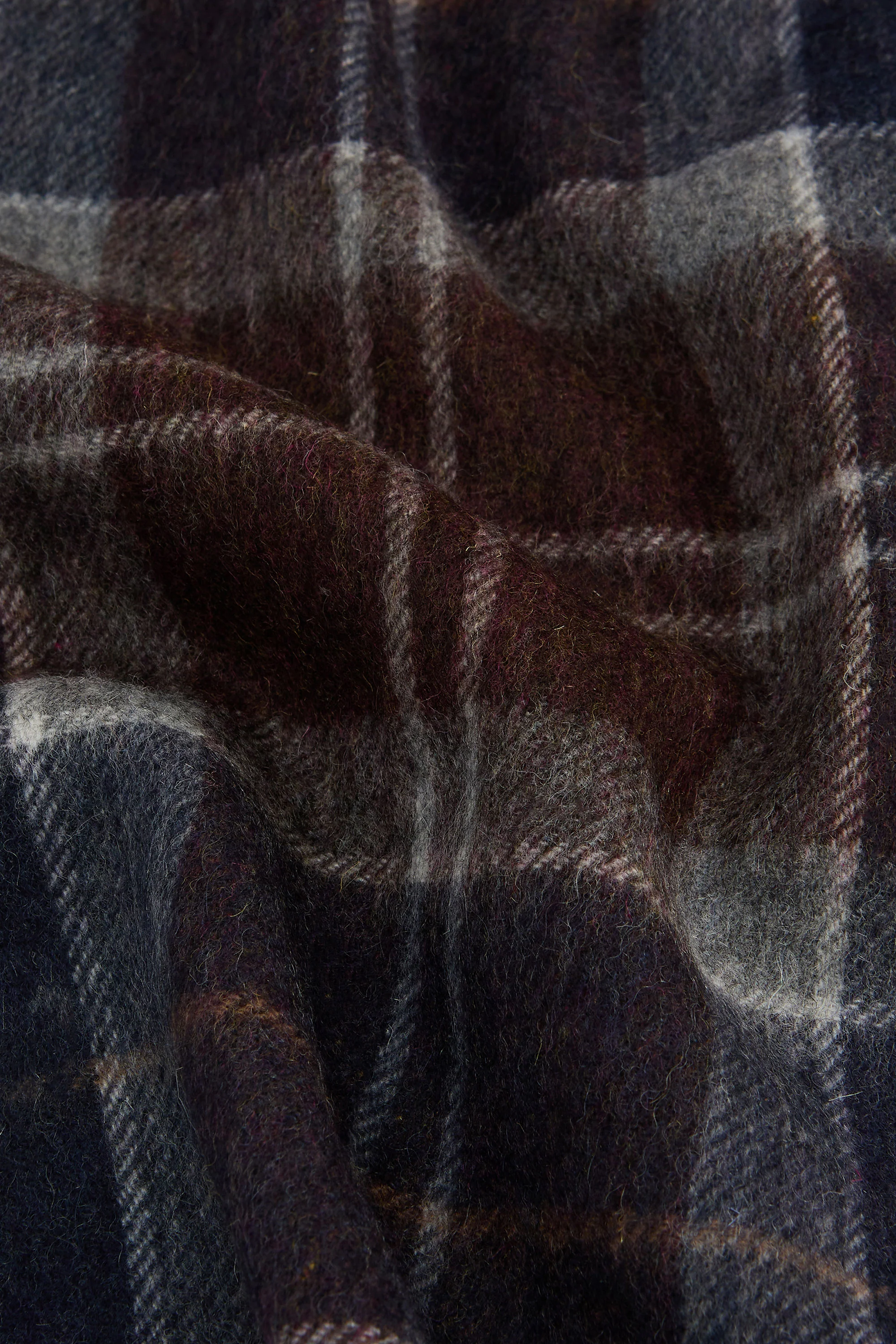 Barbour Braden Scarf Midnight Oak Tartan - Image 4
