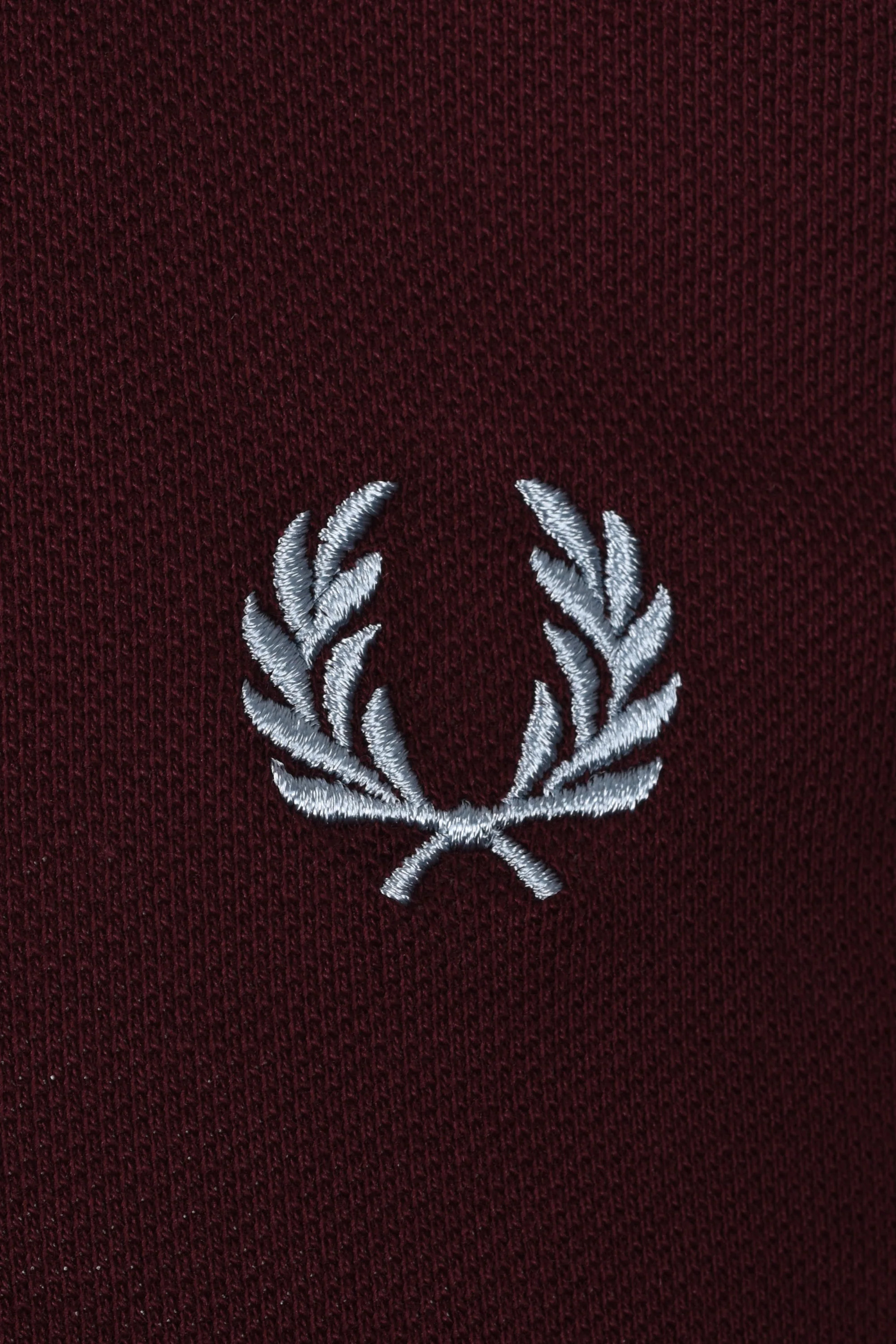 FRED PERRY TWIN TIPPED CUFFED T-SHIRT OXBLOOD - Image 3