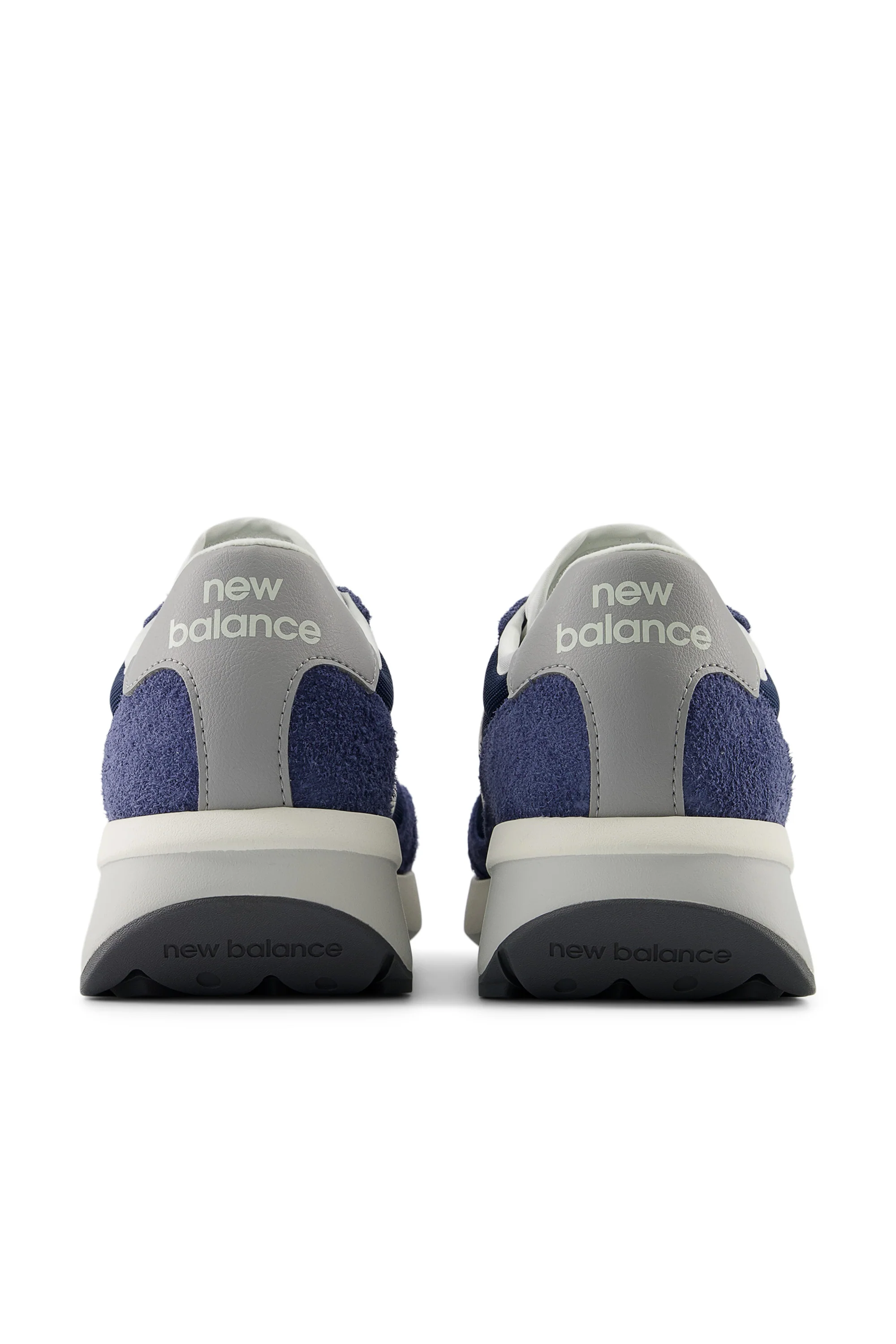 New Balance 370 Trainer Navy With Sea Salt - Image 6
